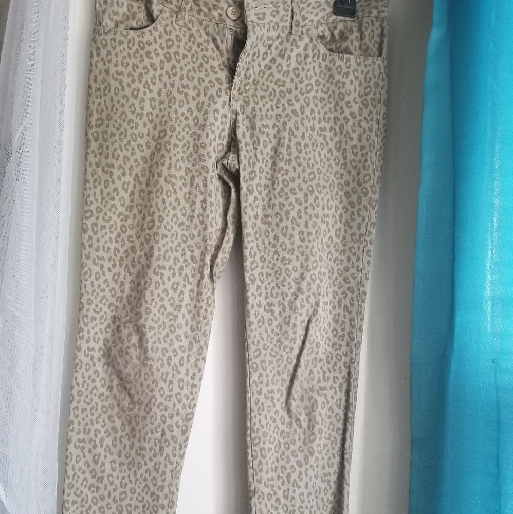 Girls sz. 8 leopard jeans